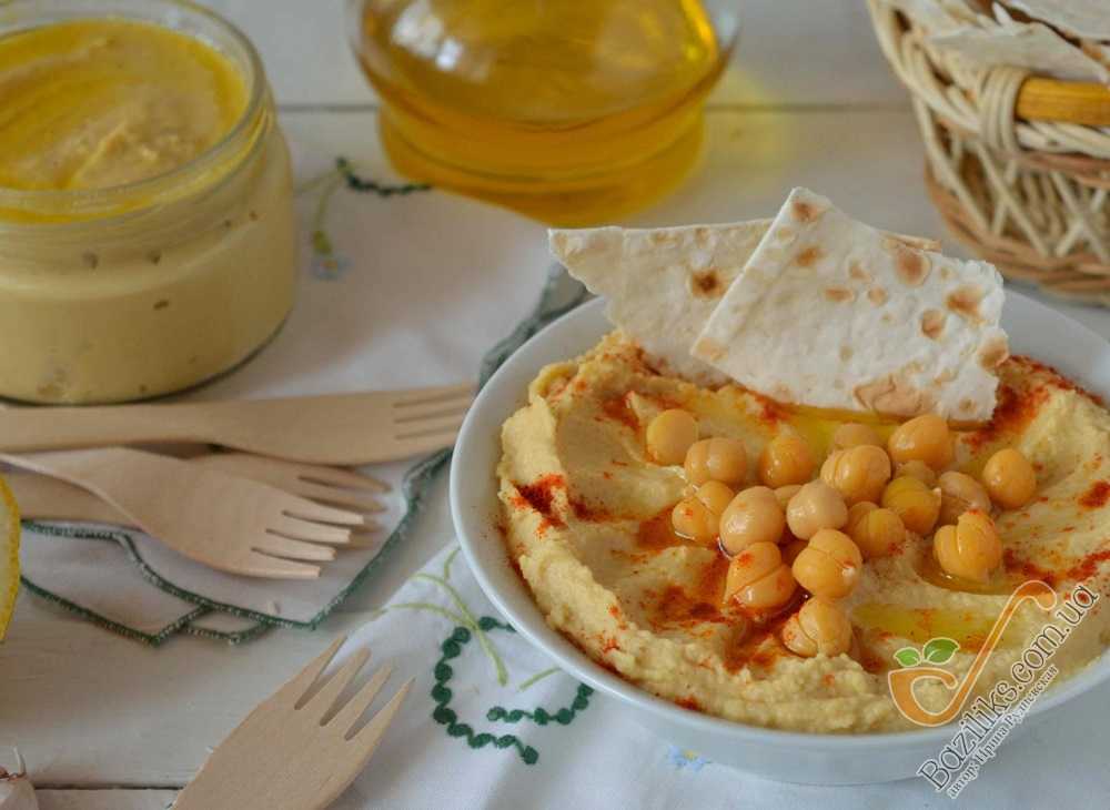 Хумус — арабская закуска из нутового пюре
